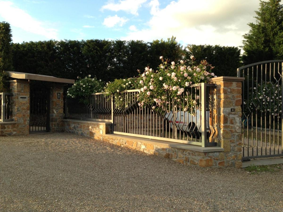 In Con Piscina - Mhateria Relais