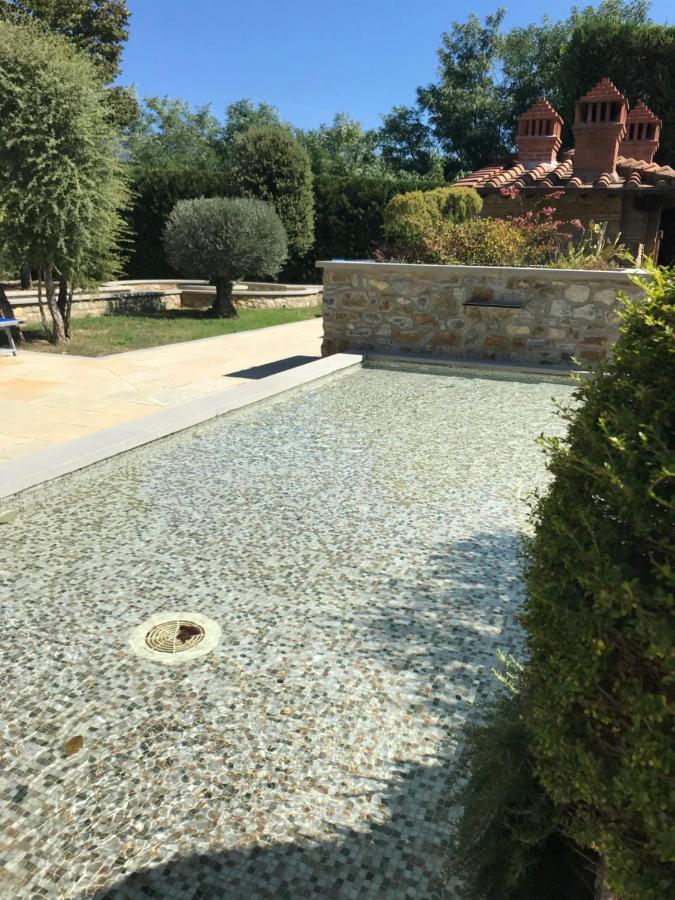 In Con Piscina - Mhateria Relais